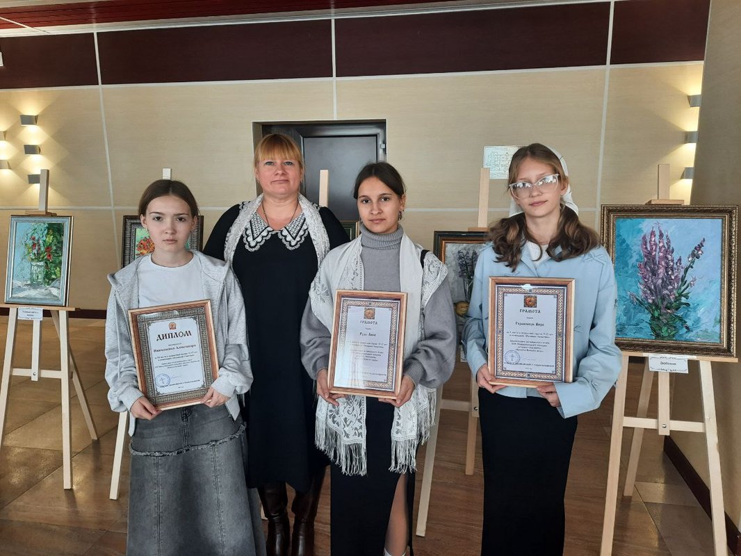 Награждение воспитанников воскресной школы, победивших в первом этапе XXI международного конкурса "Красота Божьего мира"